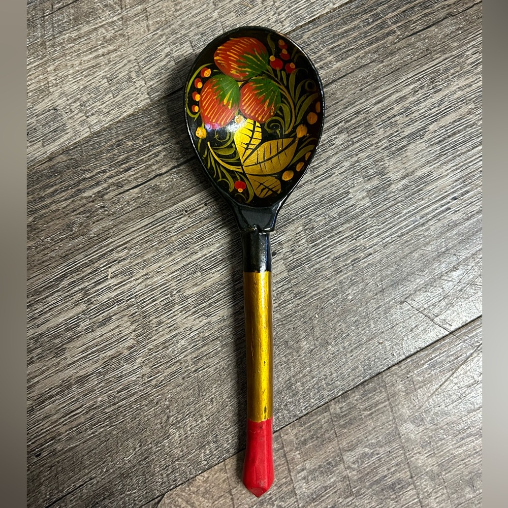 Russian Lacquer Bowl and Spoon - Picture 6 of 10